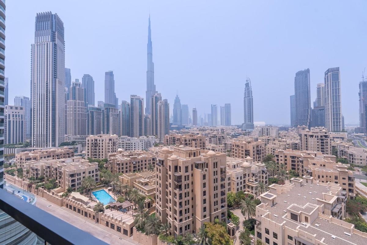 Cool 4-Bedroom Apartment With Burj Views At Bellevue Tower In Downtown Dubai Dış mekan fotoğraf